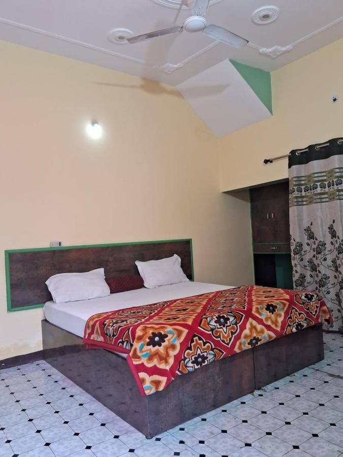 קג'ורהו Blue Sky Homestay מראה חיצוני תמונה
