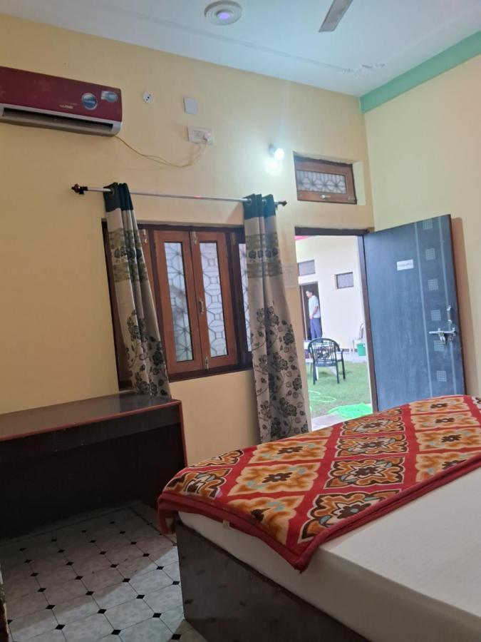 קג'ורהו Blue Sky Homestay מראה חיצוני תמונה