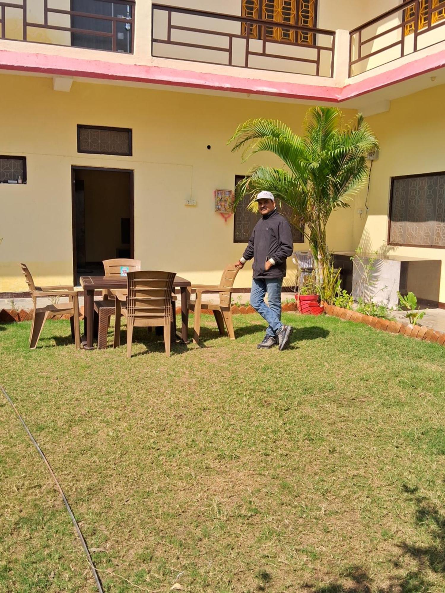 קג'ורהו Blue Sky Homestay מראה חיצוני תמונה
