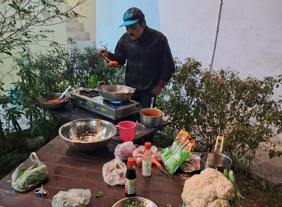 קג'ורהו Blue Sky Homestay מראה חיצוני תמונה