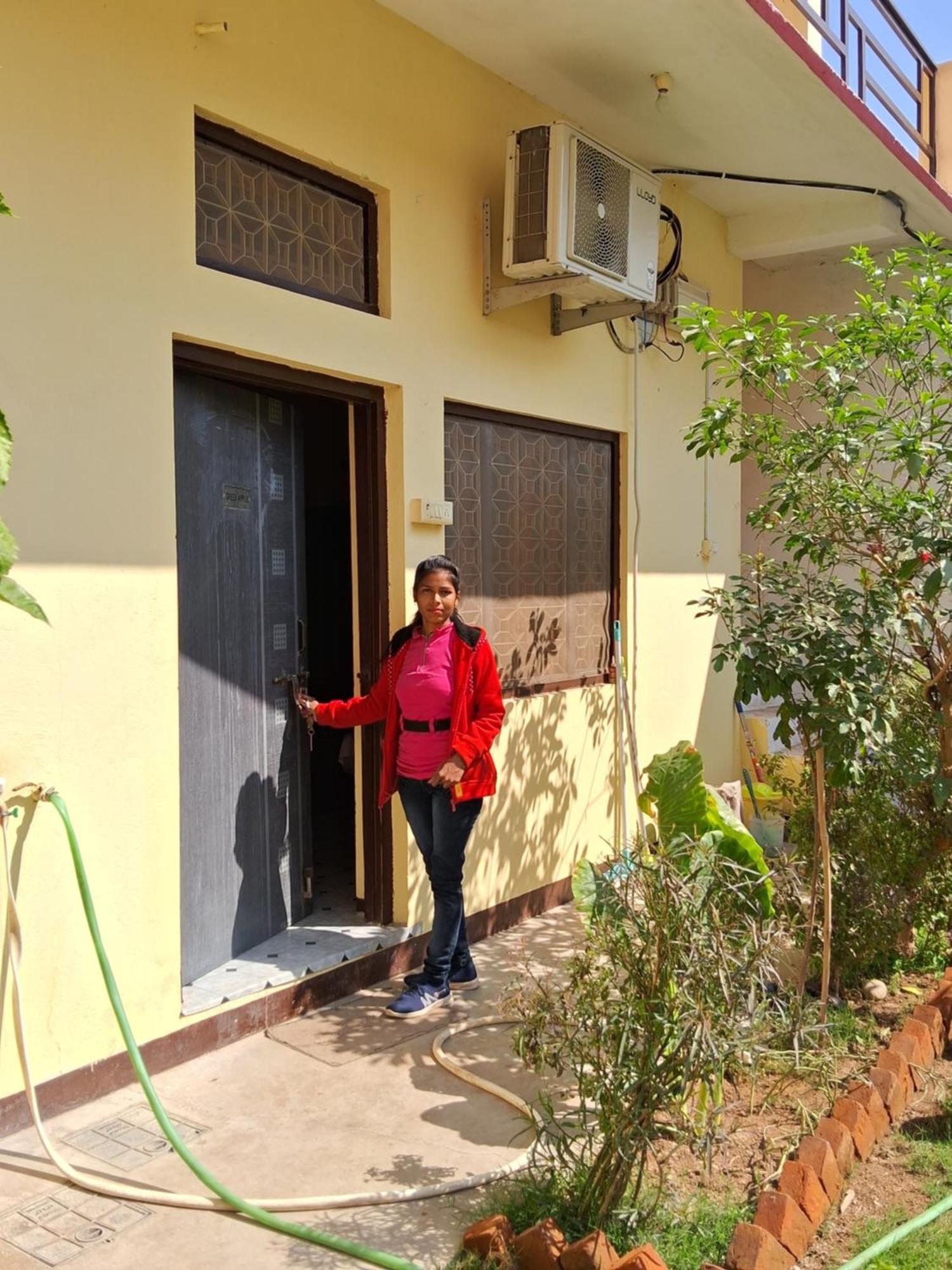 קג'ורהו Blue Sky Homestay מראה חיצוני תמונה