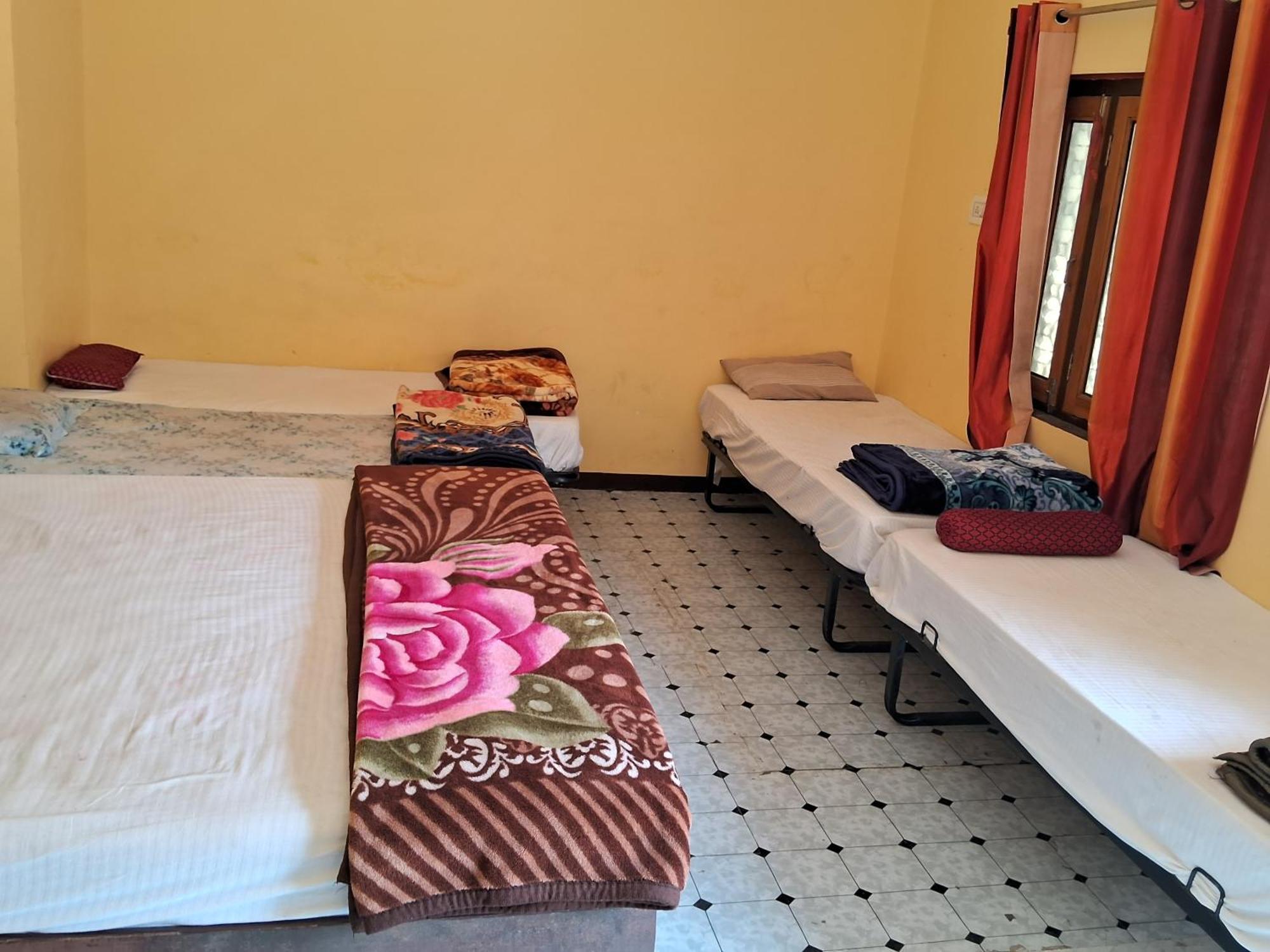 קג'ורהו Blue Sky Homestay מראה חיצוני תמונה